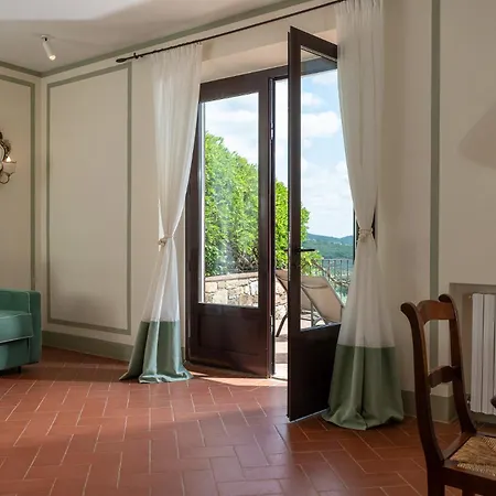 Hotel Relais Vignale & 4*