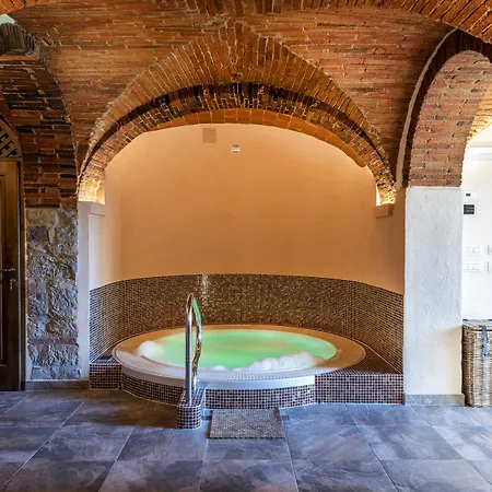 Relais Vignale & 拉达因基安蒂
