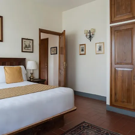 Отель Relais Vignale &