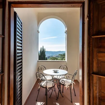 Hotel Relais Vignale & 4*