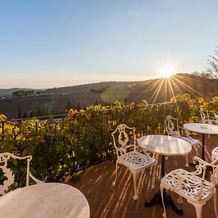 Hotel Relais Vignale & 4*